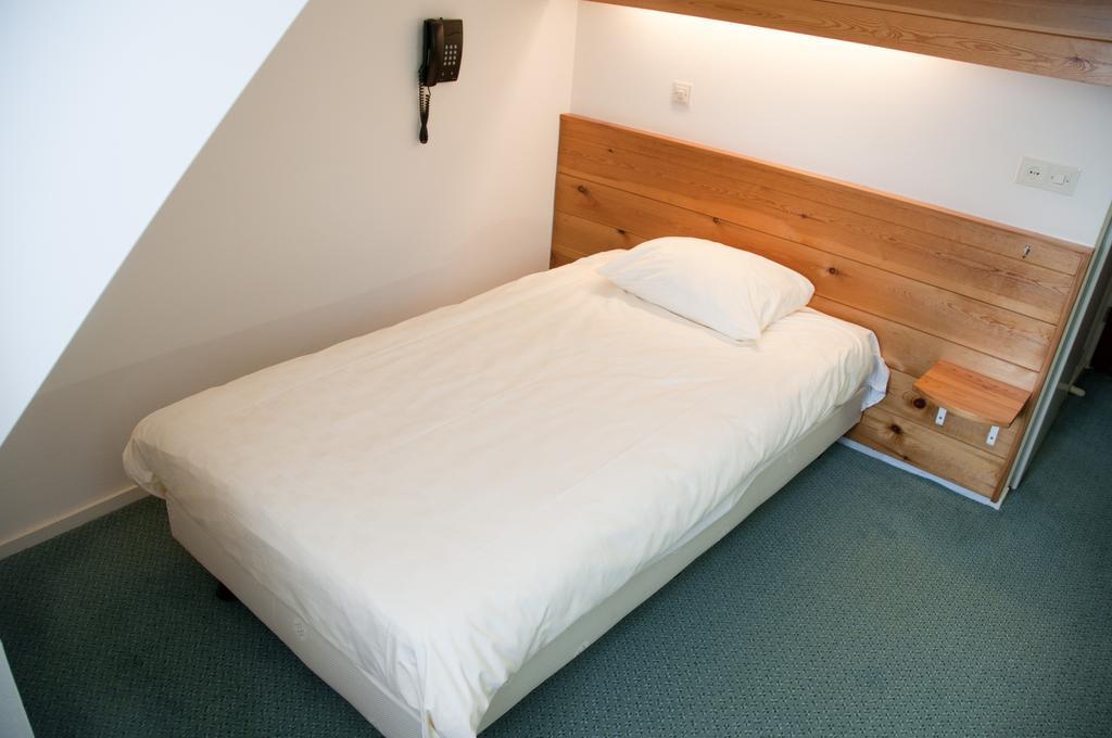 Hotel Steensel Quarto foto