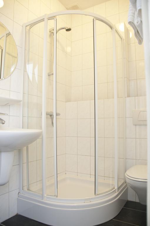 Hotel Steensel Quarto foto